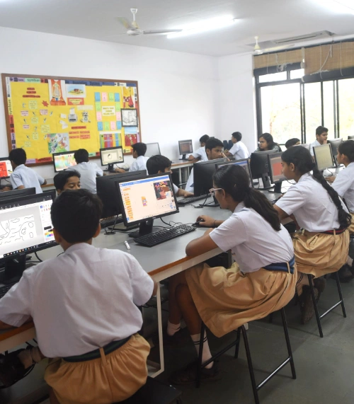 Nalanda ICSE school computer classroom